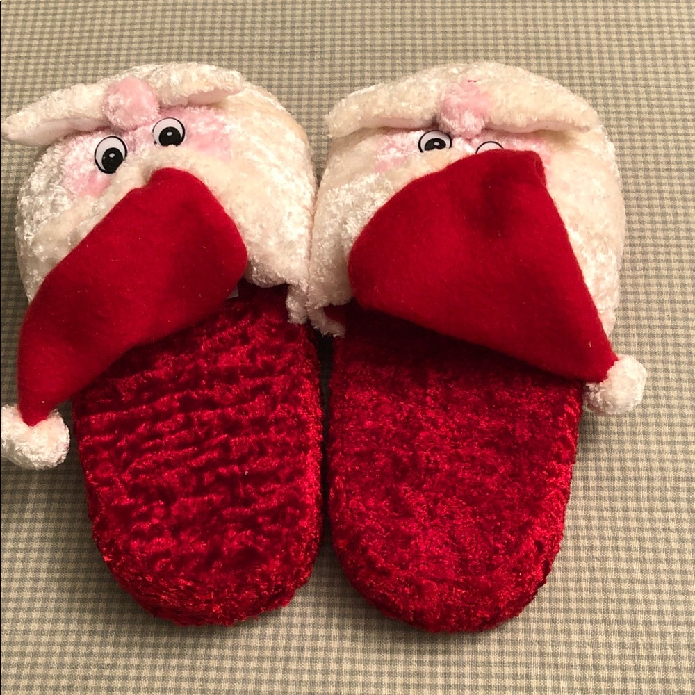 Santa Claus Slippers - Red and White - Women’s Size Small NWOT #1018